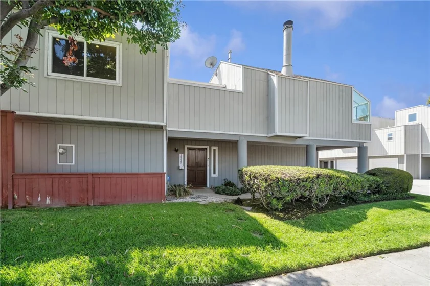 15732 S B #A photo 4
