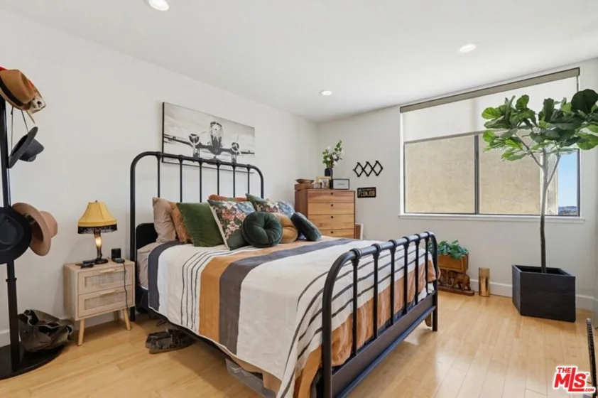 1140 E Ocean Boulevard #220 photo 28