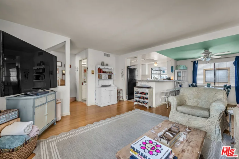 14715 Saticoy Street #9 photo 1