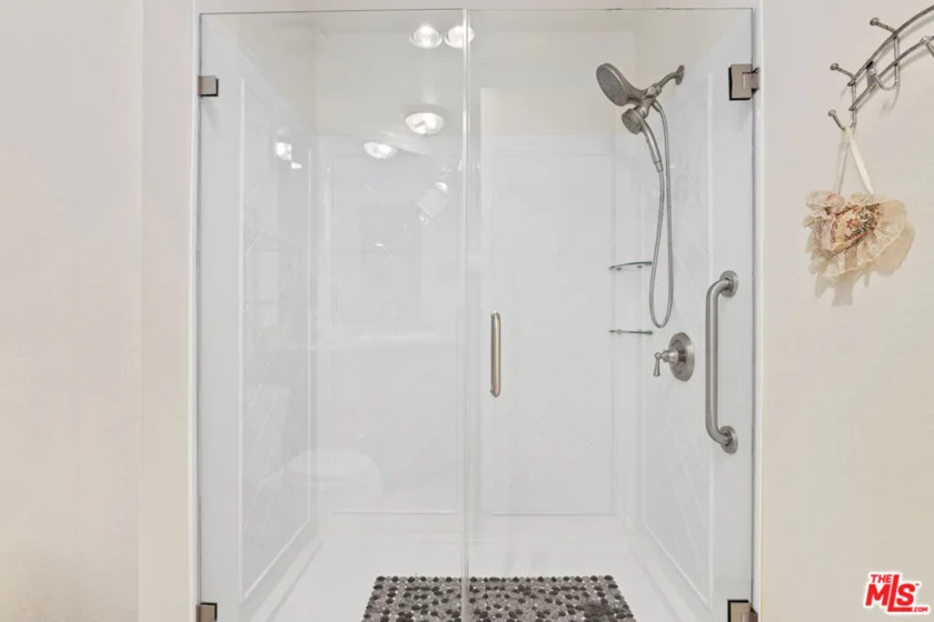 4230 Stansbury Avenue #105 photo 18