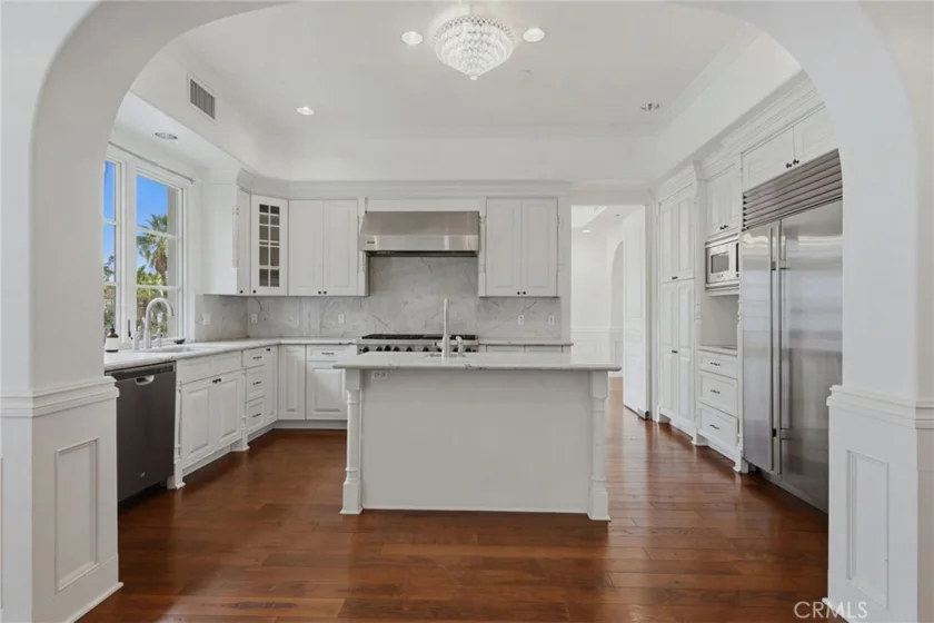 558 Hillgreen photo 11