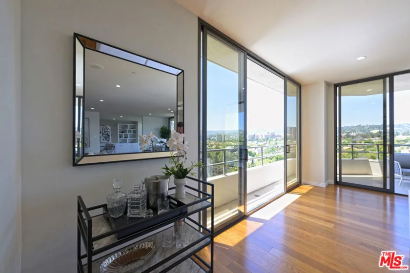 10601 Wilshire Boulevard #1404 photo 20