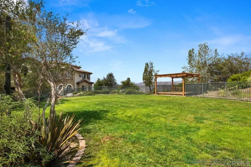 1707 Montilla Strret photo 23