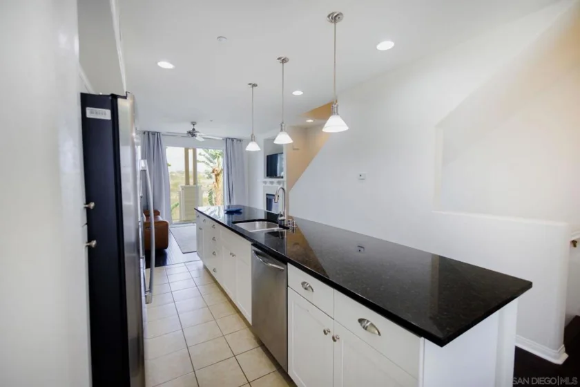 810 Harbor Cliff Way #230 photo 5