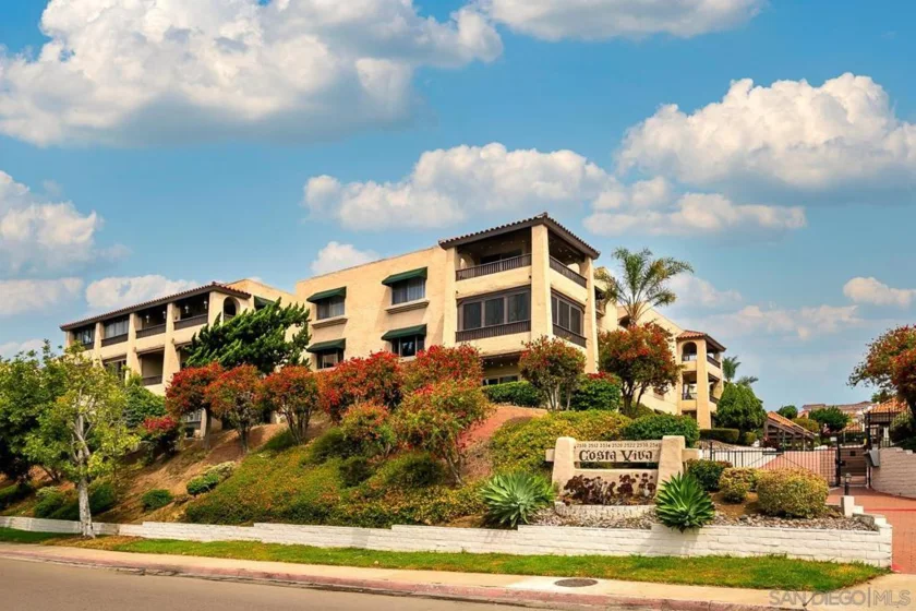 2530 Clairemont #301 photo 1