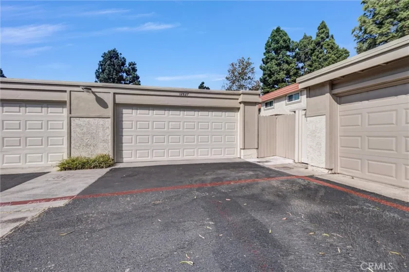 12827 Newhope photo 29