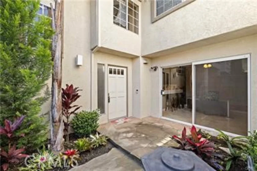 21914 Montagu photo 3