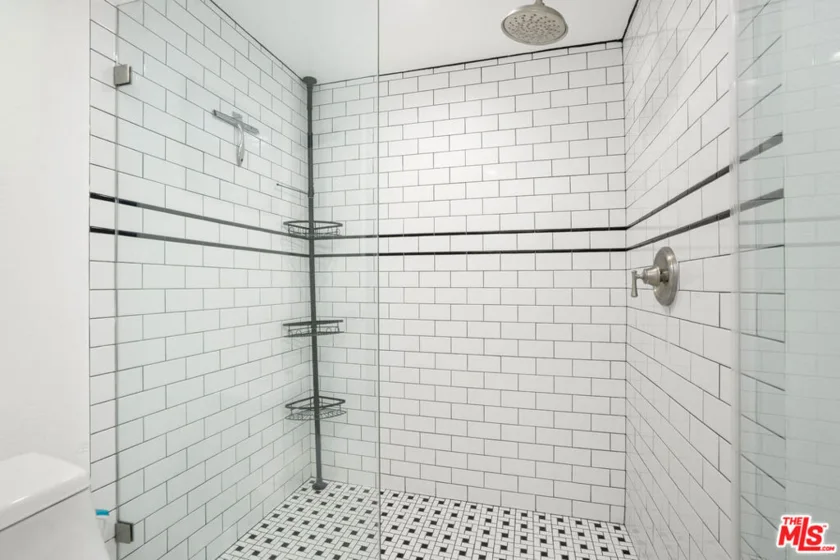 1942 Grace Avenue #217 photo 5
