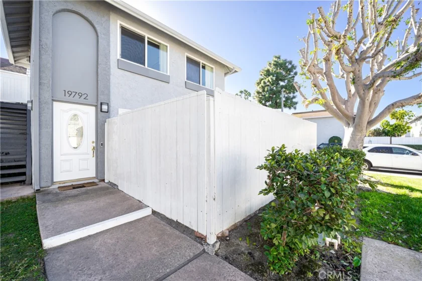 19792 Bromley Lane #3 photo 1