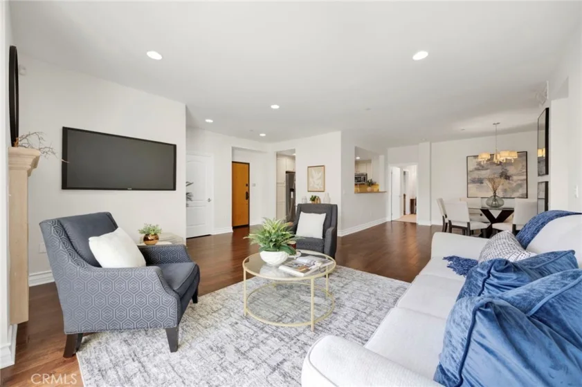 1726 S Bentley Avenue #403 photo 33