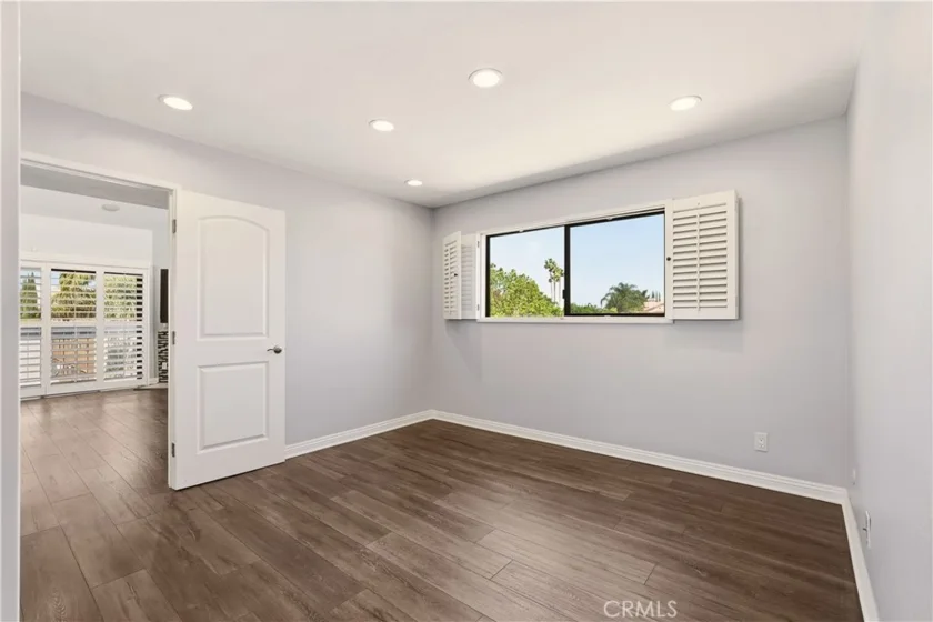 4542 Willis Avenue #302 photo 30