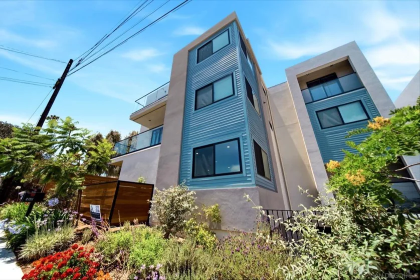 2126 San Clemente Street photo 24