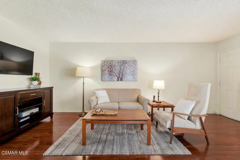19208 Hamlin Street #4 photo 10