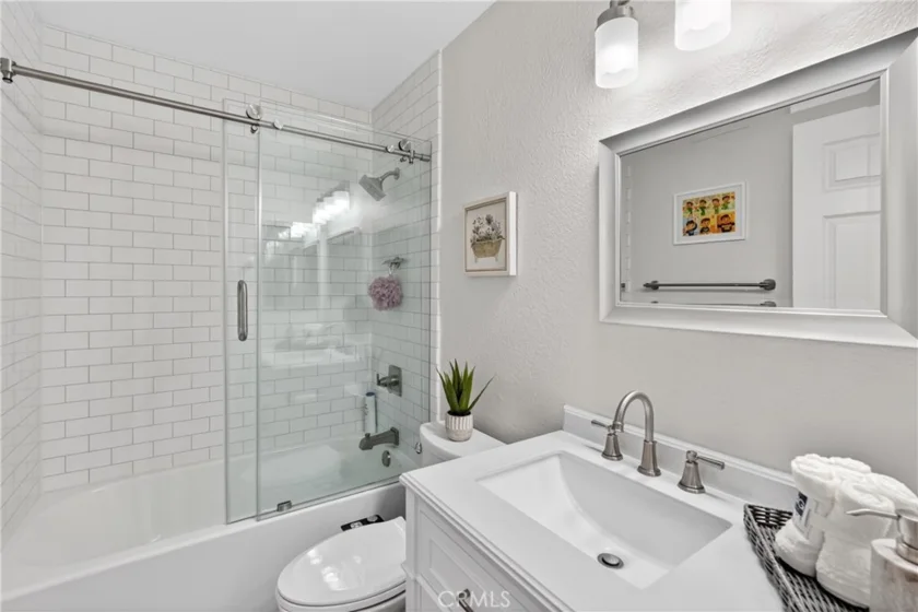 1027 S Stresa photo 10