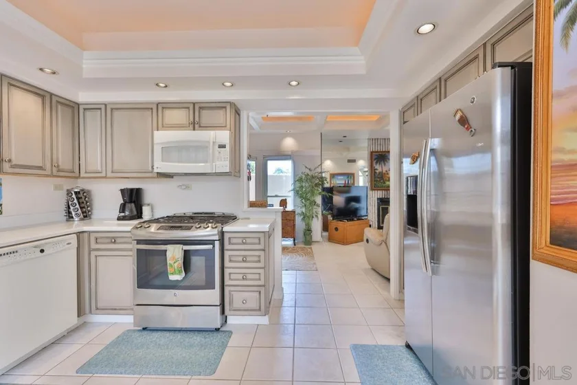 835 D Avenue #4 photo 14