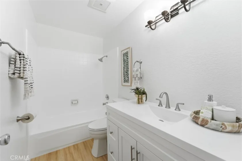 3859 Thorncroft Lane #E photo 25