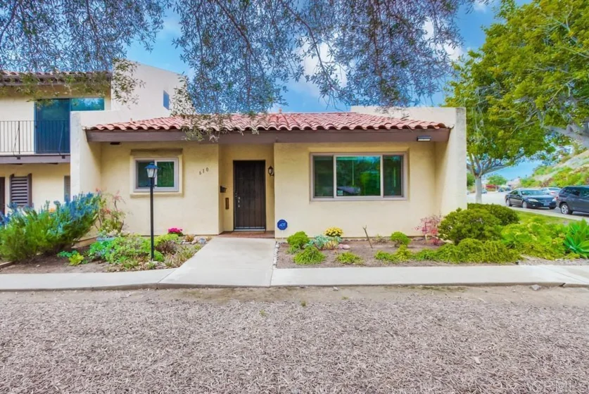 610 W Bel Air Drive photo 1