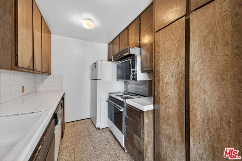 100 S Doheny Drive #719 photo 15