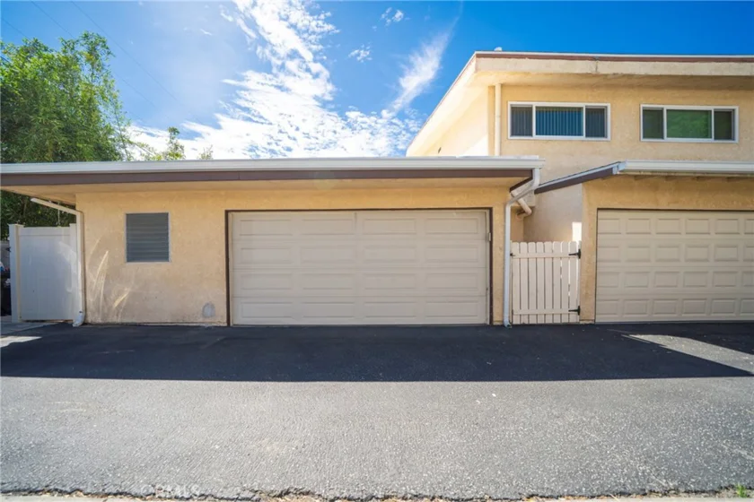 8120 Canby Ave #6 photo 6