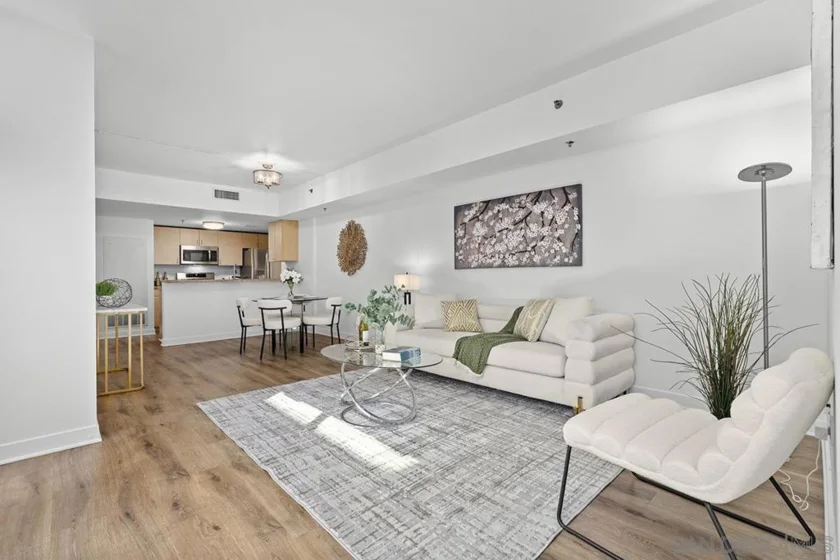 425 W Beech Street #303 photo 44