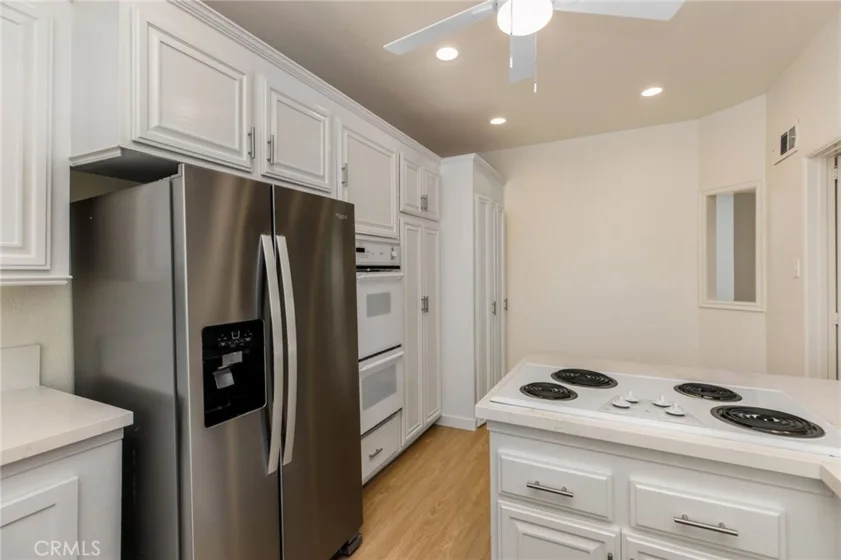 5216 Yarmouth Avenue #105 photo 12