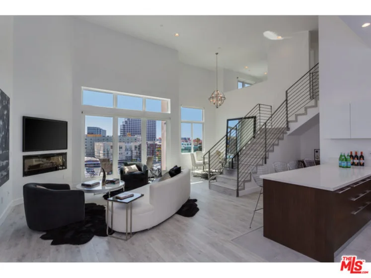 118 S Kenwood Street #507 photo 1