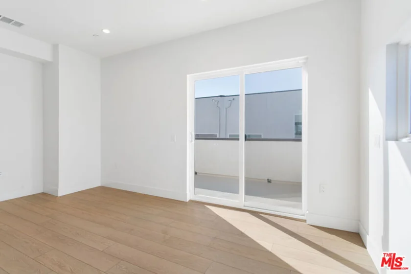 11212 W Victory Boulevard #7 photo 19