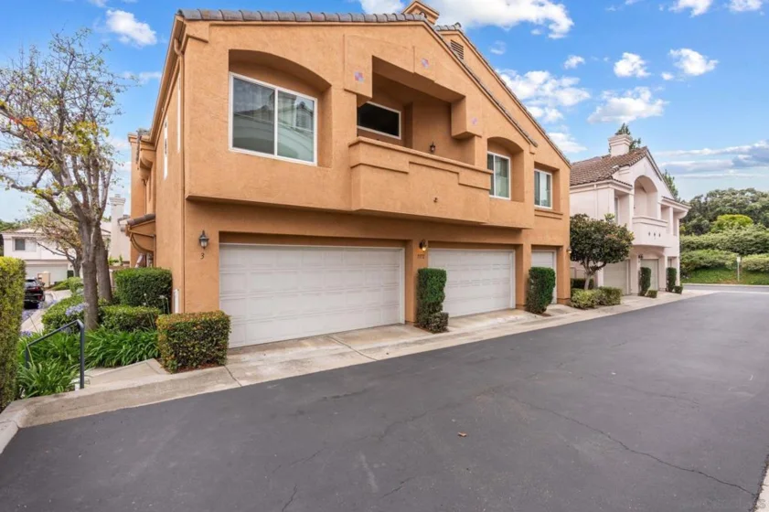 5572 Renaissance Avenue #3 photo 24