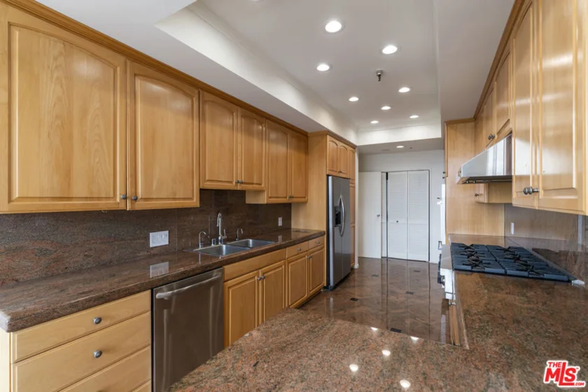 10430 Wilshire Boulevard #606 photo 10