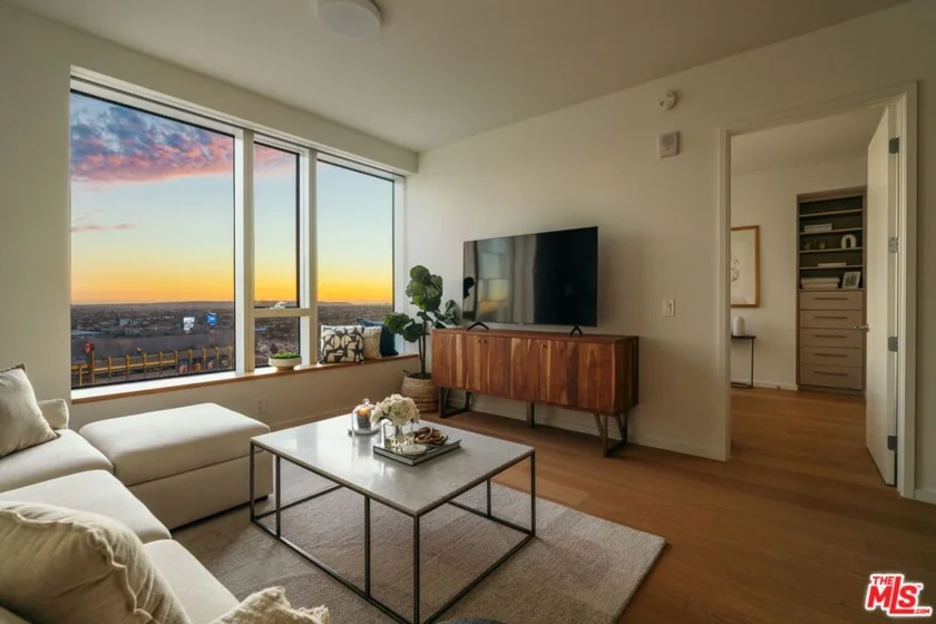 889 Francisco Street #1801 photo 36