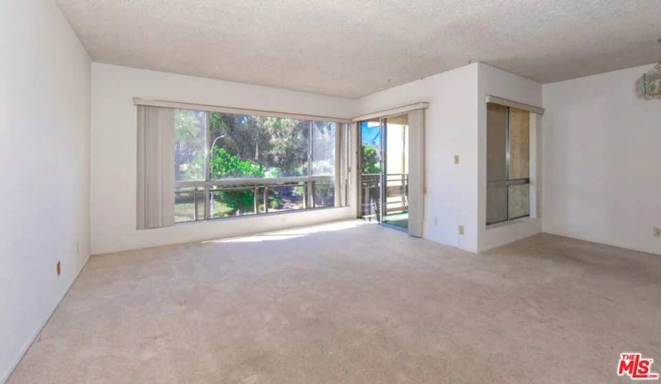 6250 Buckingham #211 photo 1
