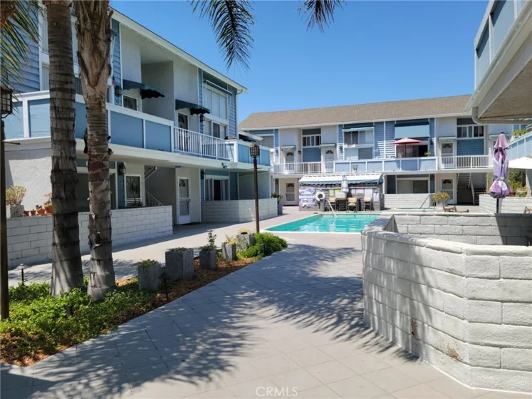 18427 Vincennes Street #19 photo 1