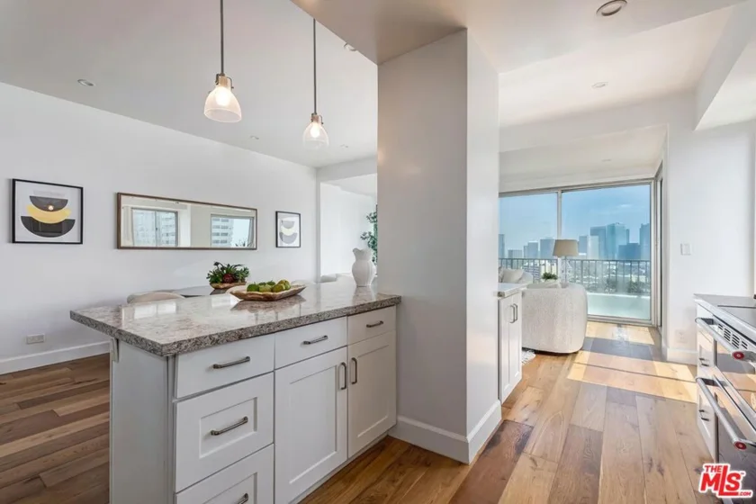 10501 Wilshire Boulevard #1810 photo 25
