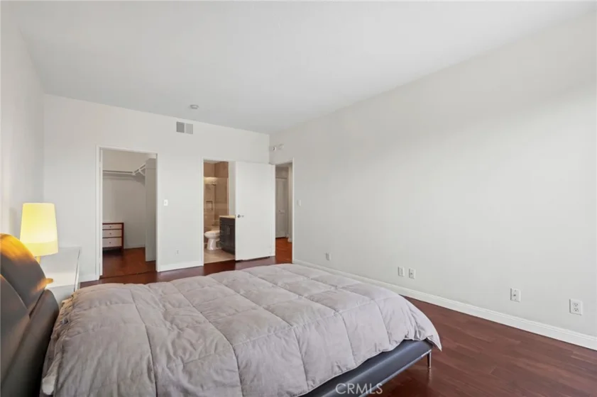 13331 Moorpark Street #216 photo 18