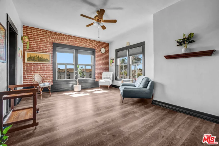 325 W 3rd Street #410 photo 26