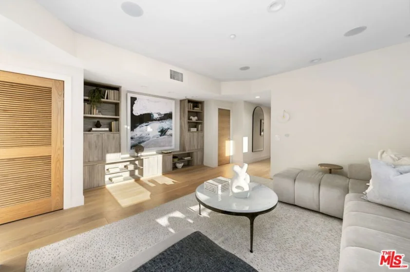 11923 Gorham Avenue #102 photo 17