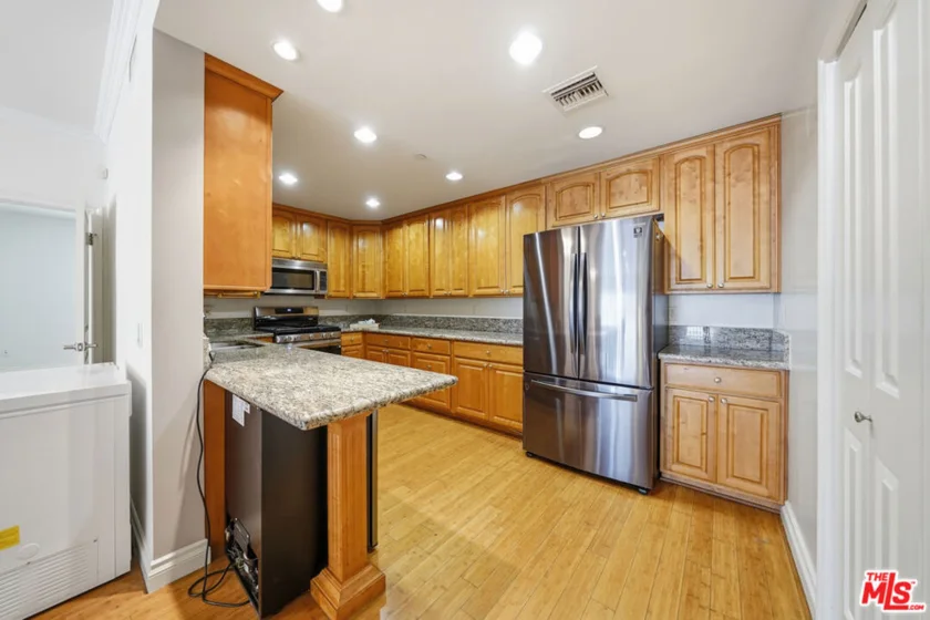 722 S Oxford Avenue #305 photo 17