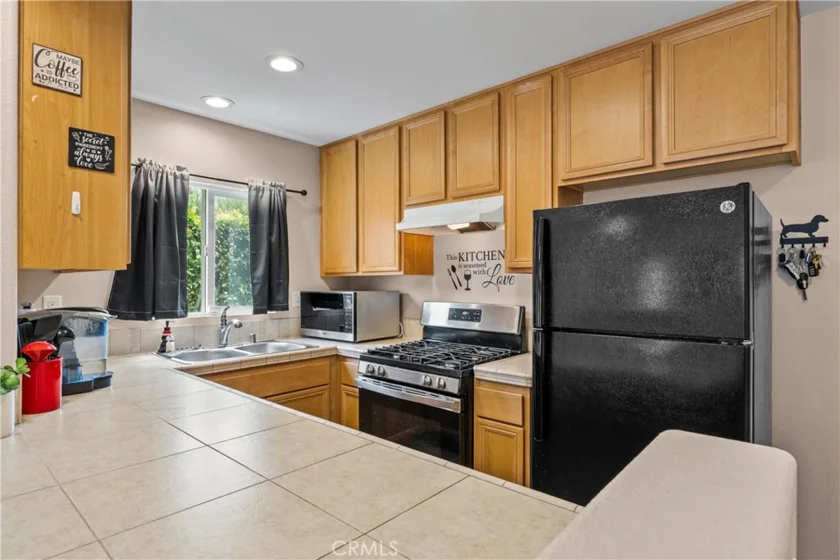 14552 Foothill photo 10