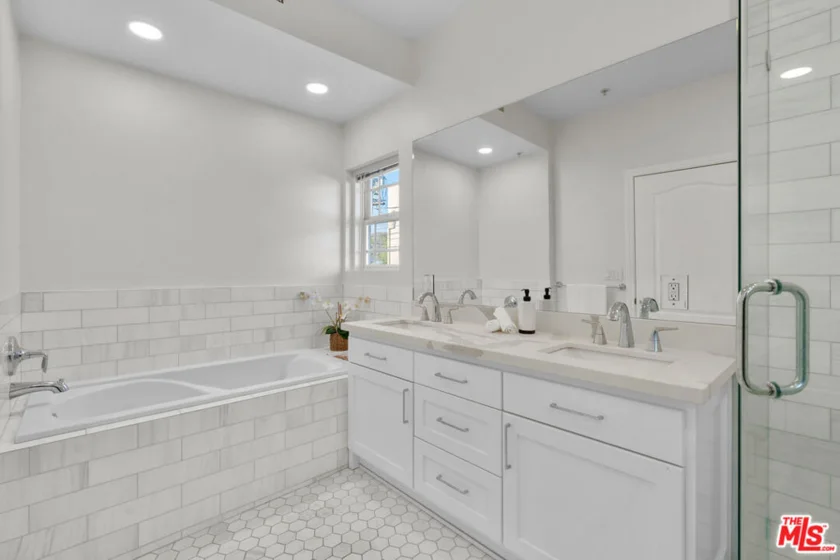1100 S Clark Drive #203 photo 7