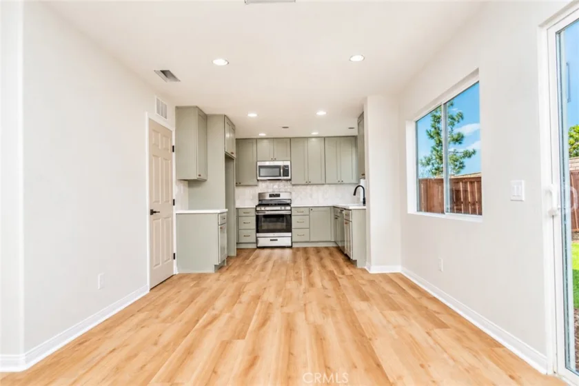 25892 Marco Polo Street photo 11