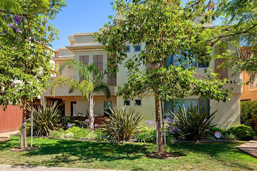 1135 Felspar Street photo 1