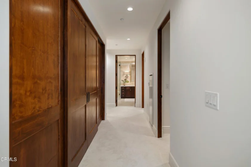 345 E Colorado Boulevard #302 photo 31