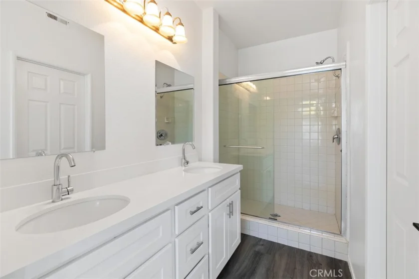 211 Shorebreaker photo 23