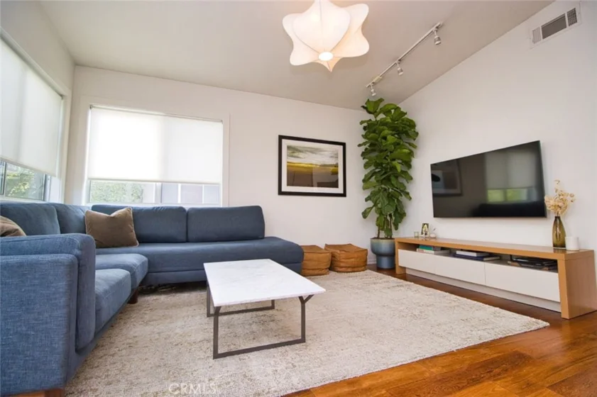 541 Bernard Street #A photo 1