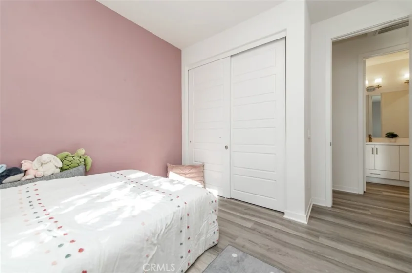 192 Finch photo 39