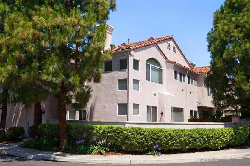 5558 Renaissance Avenue #1 photo 1
