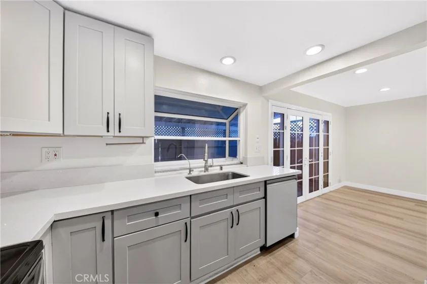 4657 Larwin photo 9