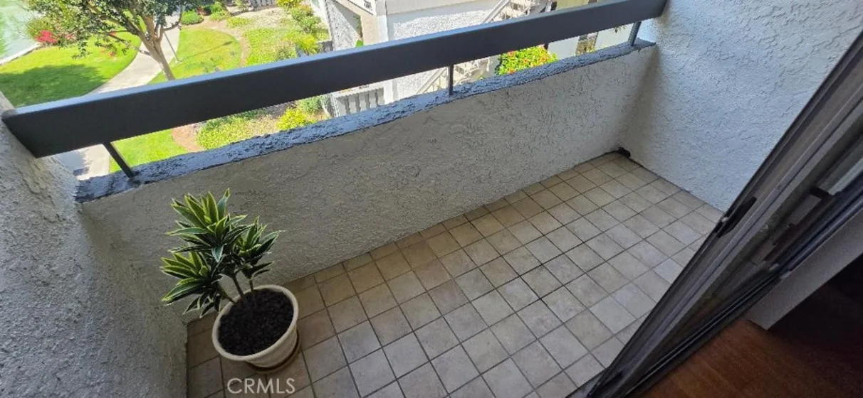 2867 S Fairview #F photo 28