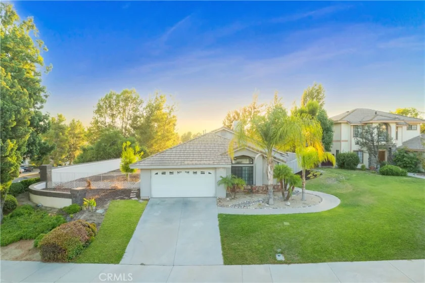 42225 Humber Drive photo 1
