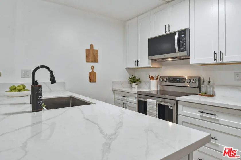 5403 Newcastle Avenue #19 photo 25